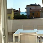 Marcelli, Trilocale Ristrutturato Con Terrazzo Vista Mare Marcelli