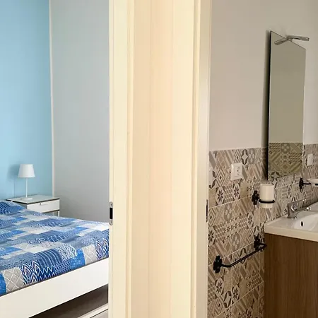 M379 - Marcelli, Trilocale Ristrutturato Con Terrazzo Vista Mare *
