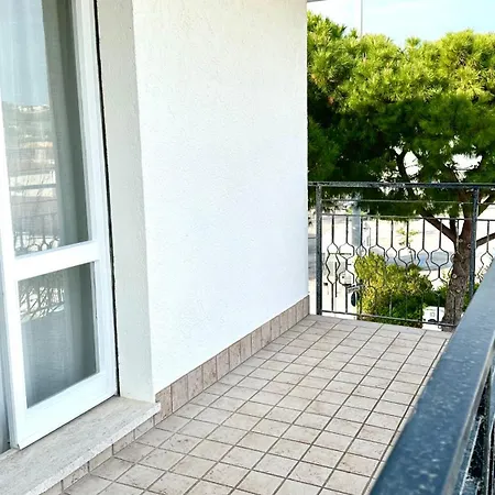 Appartamento M379 - Marcelli, Trilocale Ristrutturato Con Terrazzo Vista Mare