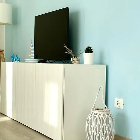 M379 - Marcelli, Trilocale Ristrutturato Con Terrazzo Vista Mare Marcelli
